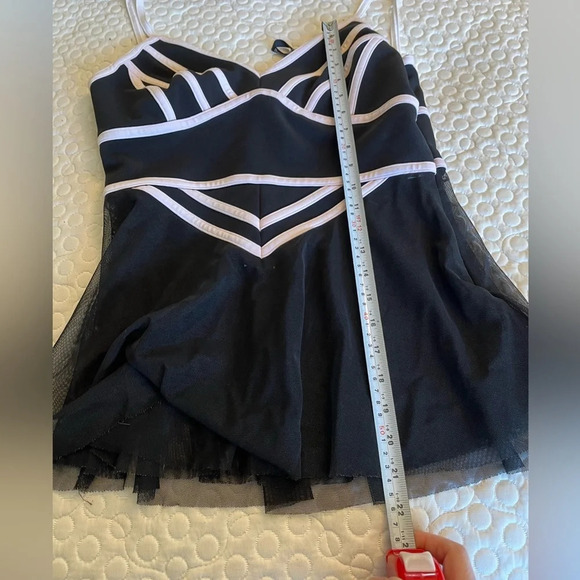 Joseph Ribkoff pedlum tank top. Black and pink size 8/medium - Picture 7 of 9